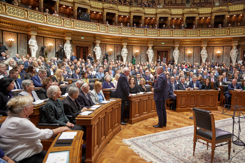 Nationalratspräsident Wolfgang Sobotka (ÖVP) ehrt den Holocaustüberlebenden Stanisław Zalewski 