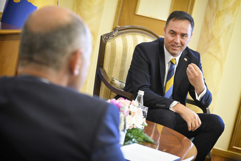 Von links: Nationalratspräsident Wolfgang Sobotka (ÖVP), Präsident des Parlaments der Republik Kosovo Glauk Konjufc