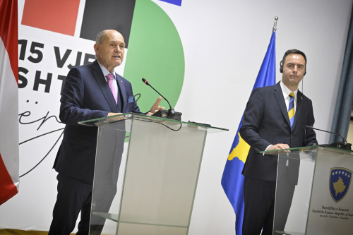 Pressestatement. Von links: Nationalratspräsident Wolfgang Sobotka (ÖVP), Präsident des Parlaments der Republik Kosovo Glauk Konjufca,