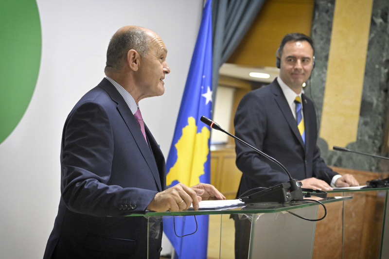 Pressestatement. Von links: Nationalratspräsident Wolfgang Sobotka (ÖVP), Präsident des Parlaments der Republik Kosovo Glauk Konjufca,