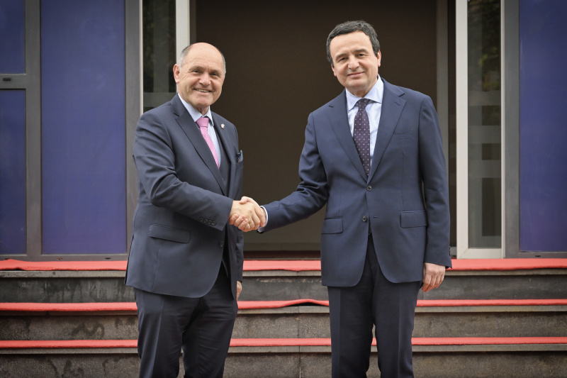 Von links: Nationalratspräsident Wolfgang Sobotka (ÖVP), Premierminister Albin Kurti