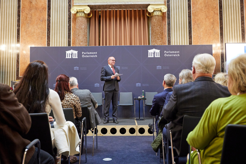 Moderation durch Elmar Thaler - Verleger, effekt! Verlag