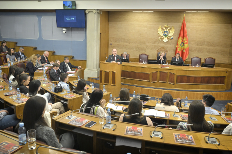 Austausch mit Vertretern der Demokratiewerkstätten und Aktivitäten zum Europatag. Blick Richtung Veranstaltungsteilnehmer:innen