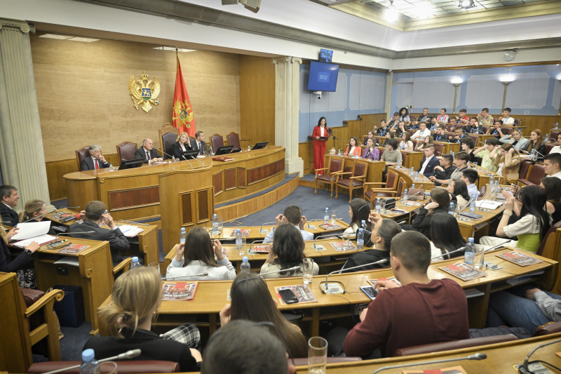 Austausch mit Vertretern der Demokratiewerkstätten und Aktivitäten zum Europatag. Blick Richtung Veranstaltungsteilnehmer:innen