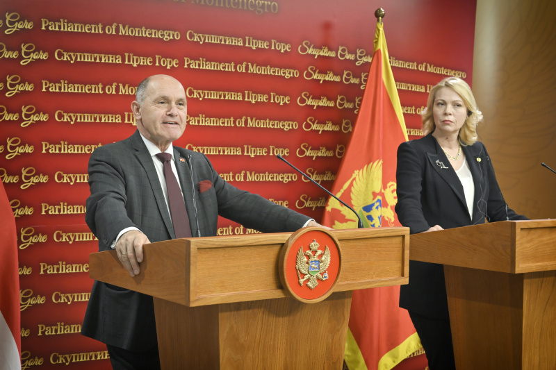 Pressestatement. Von links: Nationalratspräsident Wolfgang Sobotka (ÖVP), Präsidentin des Parlaments von Montenegro Danijela Đurović