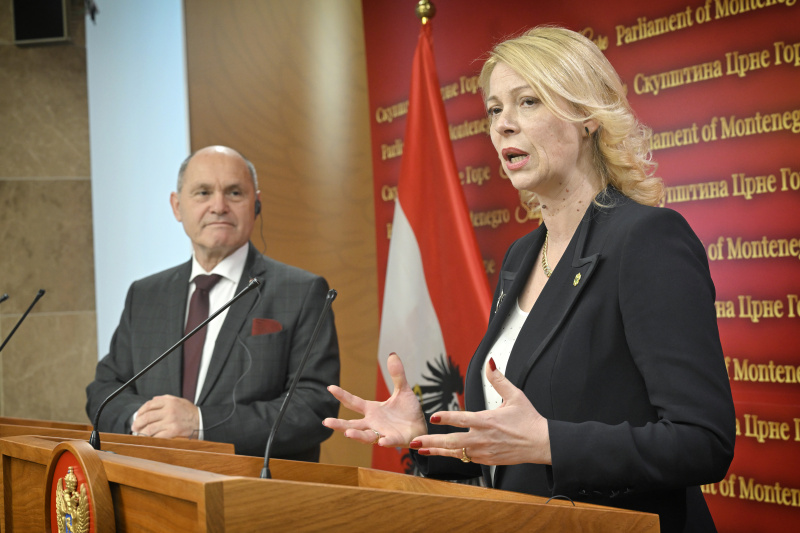 Pressestatement. Von links: Nationalratspräsident Wolfgang Sobotka (ÖVP), Präsidentin des Parlaments von Montenegro Danijela Đurović