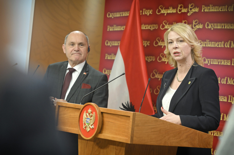Pressestatement. Von links: Nationalratspräsident Wolfgang Sobotka (ÖVP), Präsidentin des Parlaments von Montenegro Danijela Đurović