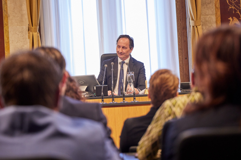 Eröffnung und Begrüßung durch Bundesratspräsident Günter Kovacs (SPÖ)