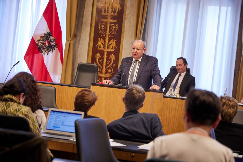 Referat von Geschäftsführer Verein zur Förderung der Qualität in der Betreuung älterer Menschen Geschäftsführer Johannes Wallner