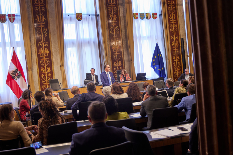 Referat von Ernst Minar John Harris Fitness