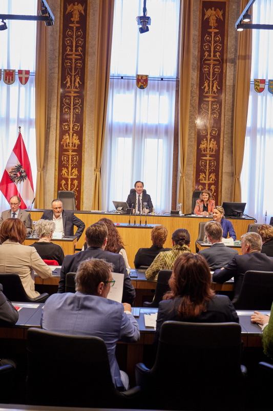 Eröffnung und Begrüßung durch Bundesratspräsident Günter Kovacs (SPÖ)