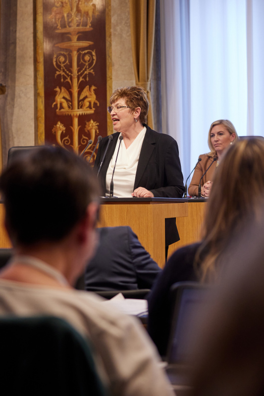 Referate von Christine Ecker Samariterbund Burgenland Rettung und Soziale Dienste GmbH