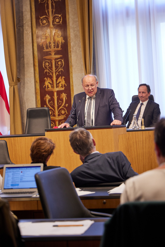 Referate von Geschäftsführer Verein zur Förderung der Qualität in der Betreuung älterer MenschenGeschäftsführer Johannes Wallner