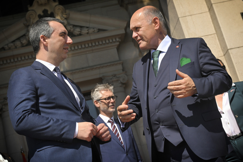 Von links: Präsident der Nationalversammlung der Republik Serbien Vladimir Orlić, Nationalratspräsident Wolfgang Sobotka (ÖVP)