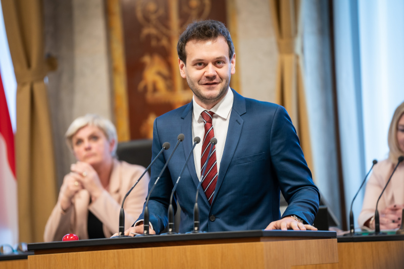 Am Rednerpult Bundesrat Sascha Obrecht (SPÖ)