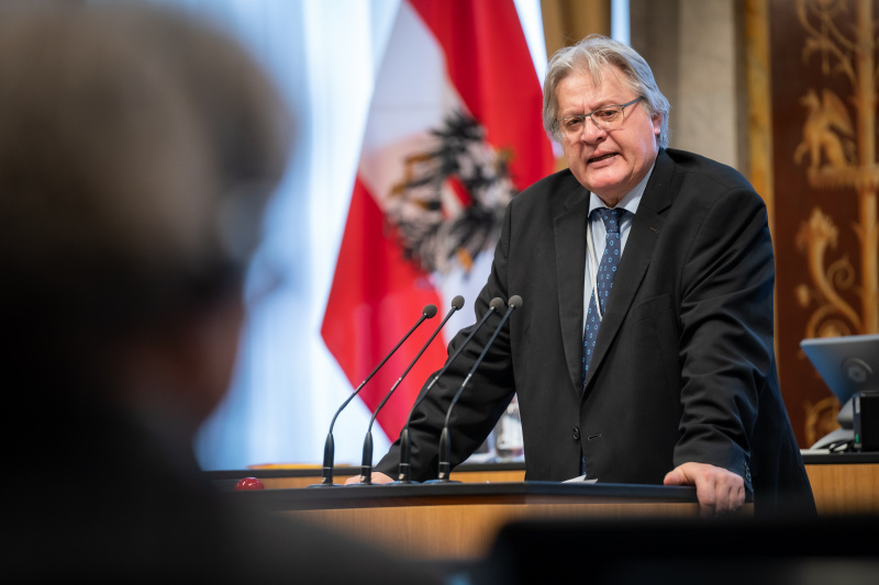 Am Rednerpult Bundesrat Stefan Schennach (SPÖ)