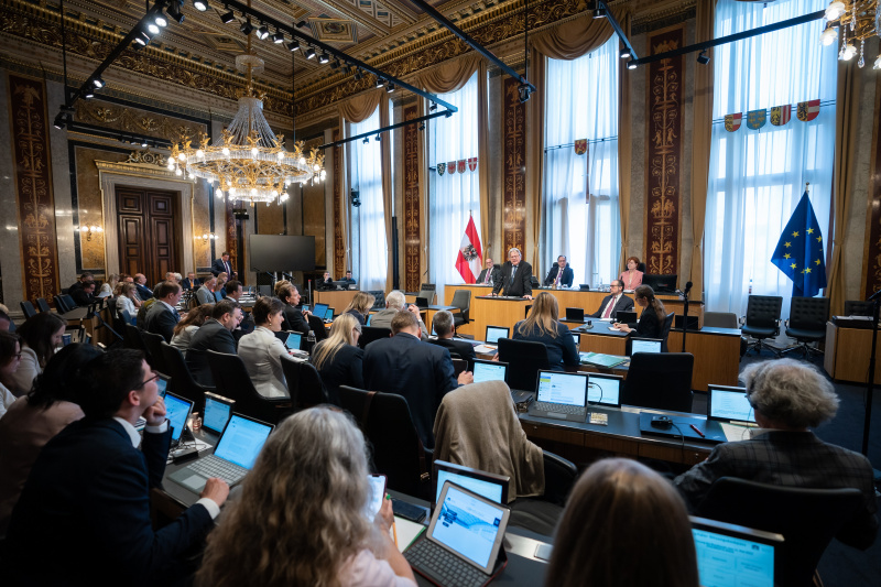 Am Rednerpult Bundesrat Stefan Schennach (SPÖ)