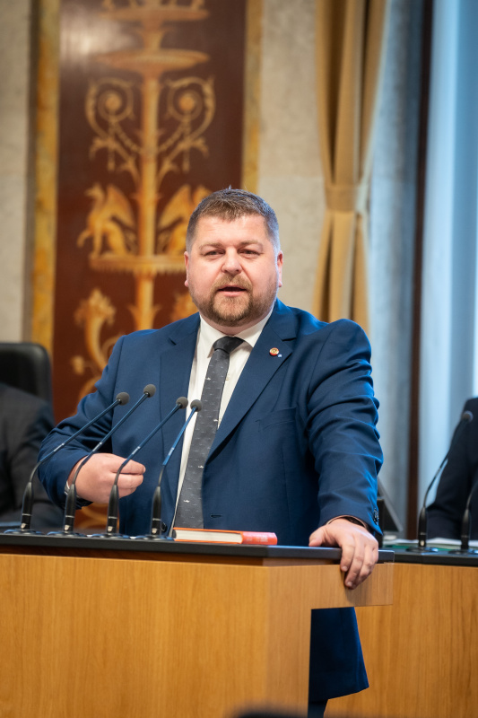Am Rednerpult Bundesrat Andreas Arthur Spanring (FPÖ)