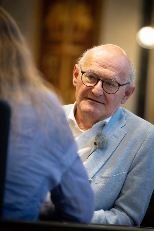 Tatjana Lukáš interviewt Verfassungs- und Verwaltungsjurist Peter Bußjäger