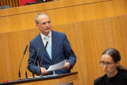 Nationalratsabgeordneter Wolfgang Gerstl (ÖVP) am Redner:innenpult