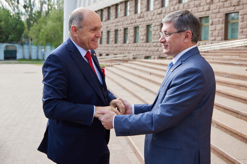 Von links: Nationalratspräsident Wolfgang Sobotka (ÖVP), Präsident des Parlaments der Republik Moldau Igor Grosu