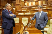 Führung durch den Plenarsaal. Von links: Nationalratspräsident Wolfgang Sobotka (ÖVP), Präsident des Parlaments der Republik Moldau Igor Grosu