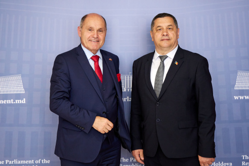 Von links: Nationalratspräsident Wolfgang Sobotka (ÖVP), stellvertretender Leiter des Ausschusses für Außenpolitik und Europäische Integration Ion Groza