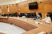 Aussprache. Österreichische Delegation mit Nationalratspräsident Wolfgang Sobotka (ÖVP) (4. von rechts)