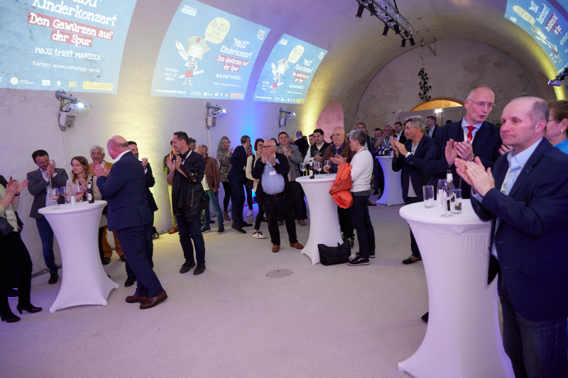 Blick auf die Veranstaltungsteilnehmer:innen