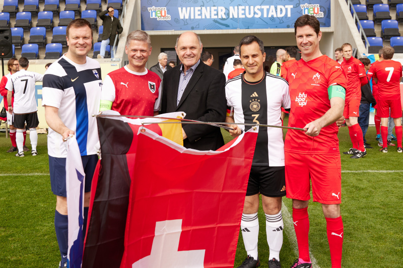 Eröffnung des Tuniers. In der Mitte: Nationalratspräsident Wolfgang Sobotka (ÖVP), links Nationalratsabgeordneter Andreas Hanger (ÖVP)