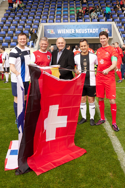 Eröffnung des Tuniers. In der Mitte: Nationalratspräsident Wolfgang Sobotka (ÖVP), links Nationalratsabgeordneter Andreas Hanger (ÖVP)