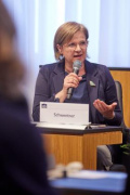 Podiumsdiskussion. Vizebürgermeisterin der Stadt Graz Judith Schwentner