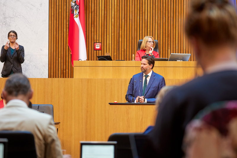 Am Rednerpult: Abgeordneter zum EU-Parlament Lukas Mandl (ÖVP)