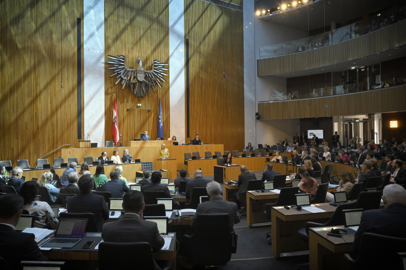 Rede der Präsidentin des Europäischen Parlaments Roberta Metsola. Blick ins Plenum