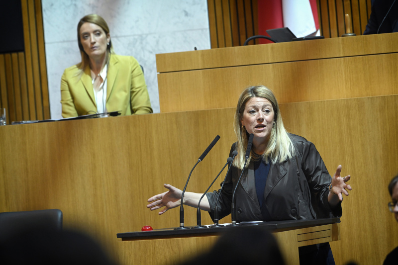 Am Rednerpult: Nationalratsabgeordnete Katharina Kucharowits (SPÖ)