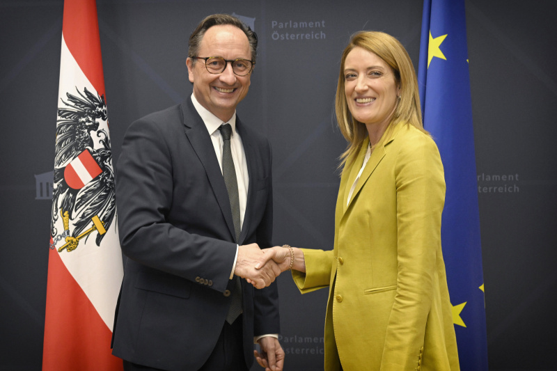 Von links: Bundesratspräsident Günter Kovacs (SPÖ), Präsidentin des Europäischen Parlaments Roberta Metsola