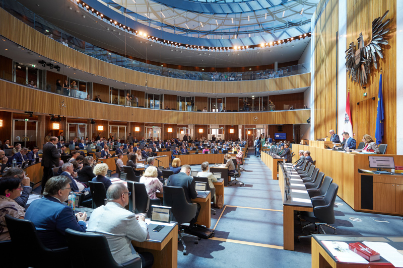 Am Rednerpult Klubvorsitzende Pamela Rendi-Wagner (SPÖ)