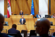 Am Rednerpult Nationalratsabgeordneter Walter Rauch (FPÖ)