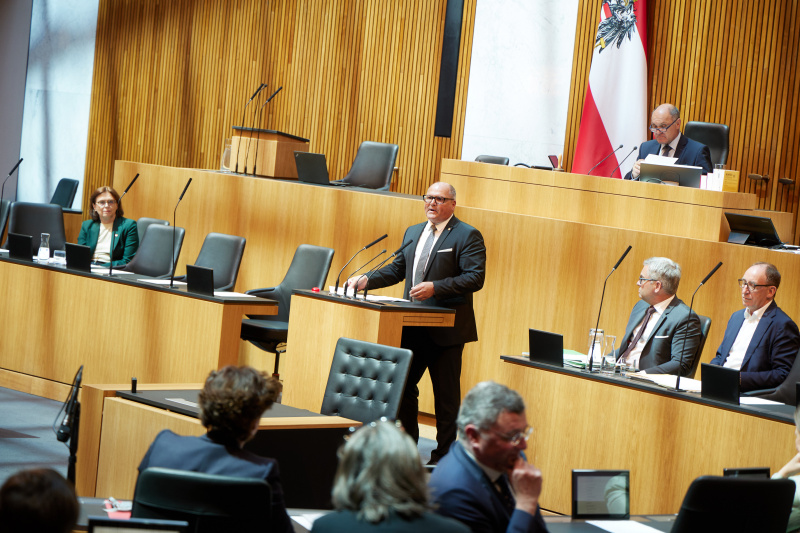 Am Rednerpult Nationalratsabgeordneter Alois Schroll (SPÖ)