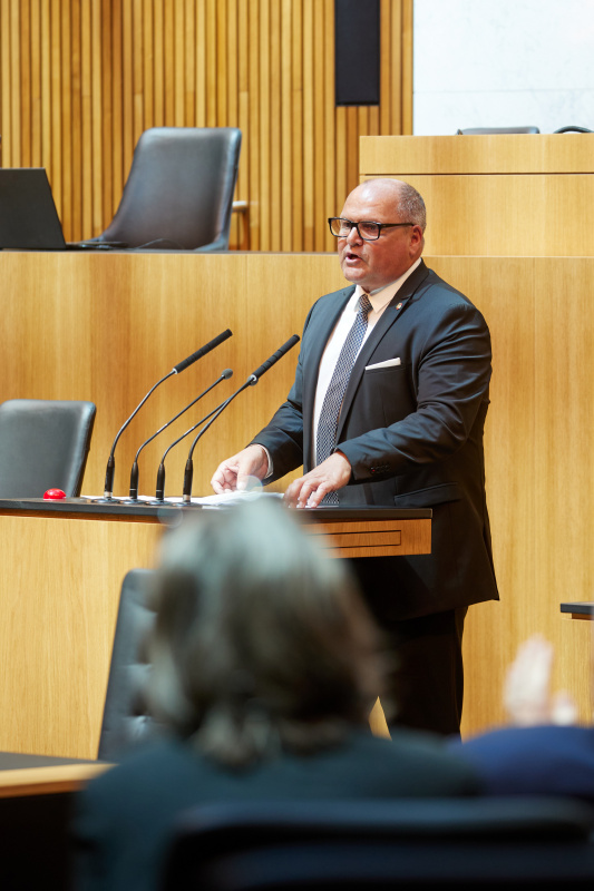 Am Rednerpult Nationalratsabgeordneter Alois Schroll (SPÖ)