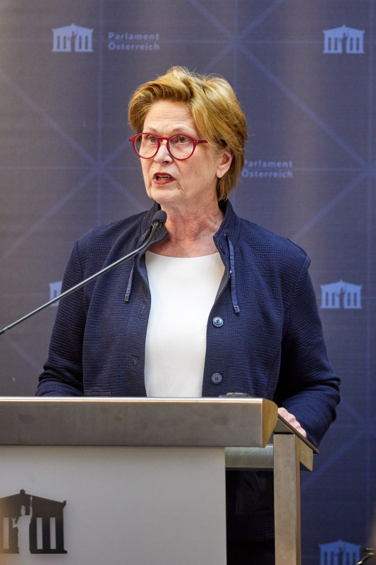 Begrüßung durch Parlamentsvizedirektorin Susanne Janistyn-Novák