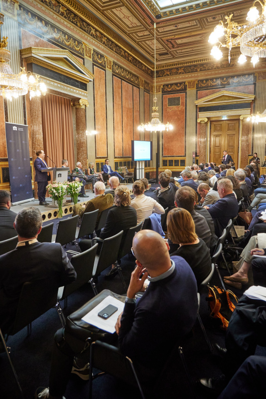 Generaldiskussion unter Beteiligung der Podiumsdiskutanten und Vortragenden