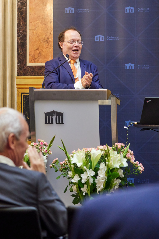 Danksagung durch Professor für Strafrecht Universität Wien Peter Lewisch