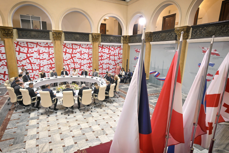 Treffen mit dem georgischen Parlamentspräsidenten Shalva Papuashvili. Aussprache zwischen den Präsident:innen