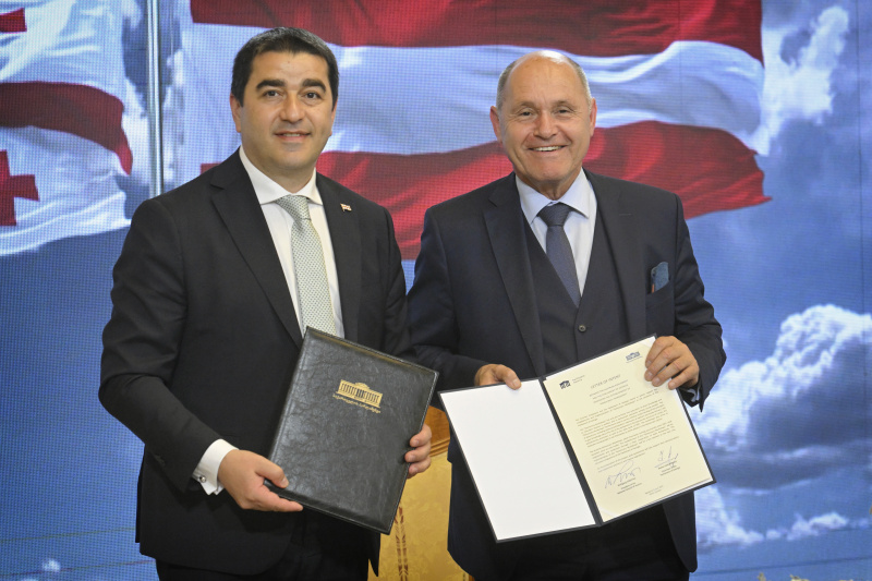 Treffen mit dem georgischen Parlamentspräsidenten Shalva Papuashvili. Unterzeichnung des Letter of Intent zwischen dem Parlament von Georgien und dem österreichischen Nationalrat. Von links: georgischer Parlamentspräsident Shalva Papuashvili, Nationalratspräsident Wolfgang Sobotka (ÖVP)