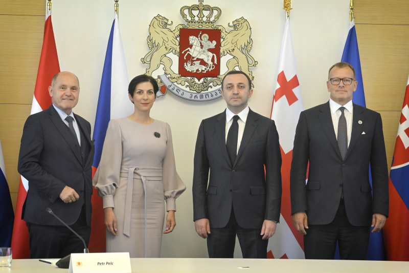Treffen mit dem Treffen Premierminister Georgiens Irakli Garibashvili. Von links: Nationalratspräsident Wolfgang Sobotka (ÖVP), Präsidentin der Abgeordnetenkammer Tschechiens Markéta Pekarová Adamová, Premierminister Georgiens Irakli Garibashvili, Präsident des slowakischen Nationalrates Boris Kollár