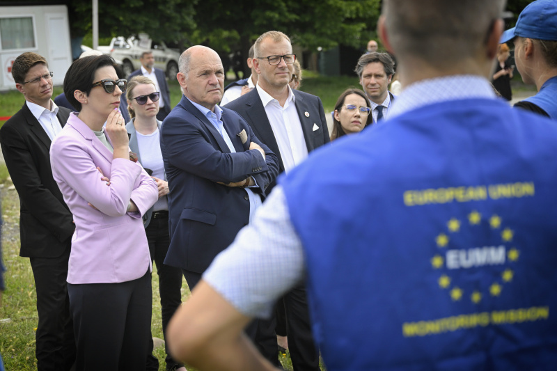 Besichtigung der administrativen Grenze zu Süd-Ossetien im Dorf Odzisi. Von links: Präsidentin der Abgeordnetenkammer Tschechiens Markéta Pekarová Adamová, Nationalratspräsident Wolfgang Sobotka (ÖVP), Präsident des slowakischen Nationalrates Boris Kollár