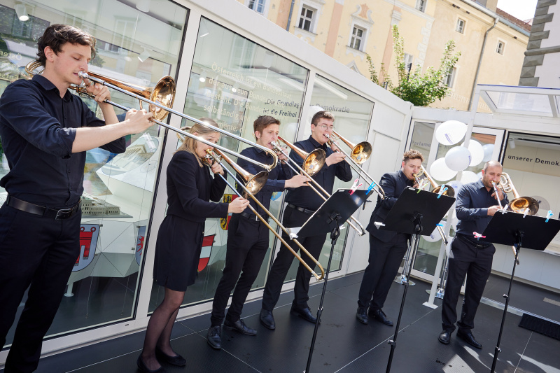 Musikalische Umrahmung durch Bläserensemble
