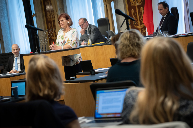 Am Redner:innenpult Bundesrätin Andrea Michaela Schartel (FPÖ)