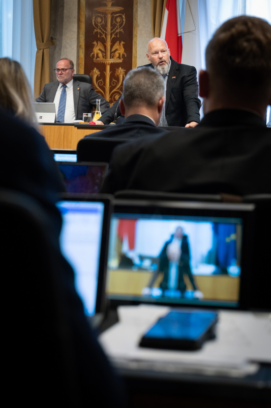 Am Redner:innenpult Bundesrat Marco Schreuder (GRÜNE)